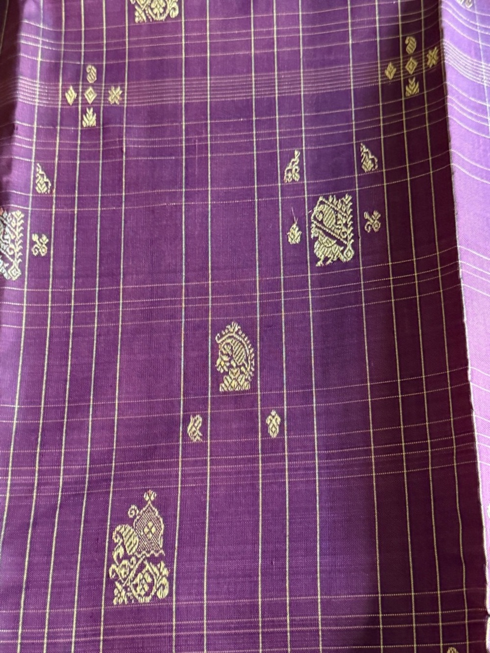 Women's Maroon Kanjivaram Silk Saree with blouse piece - Picture 10 of 13